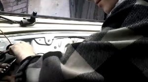 Как снять извлечь заменить стекло передней двери SKODA FABIA99-08/demontaz zamiana szyby drzwi przo