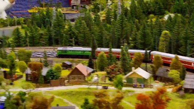 Поезд едет Гранд макет Россия смотреть онлайн