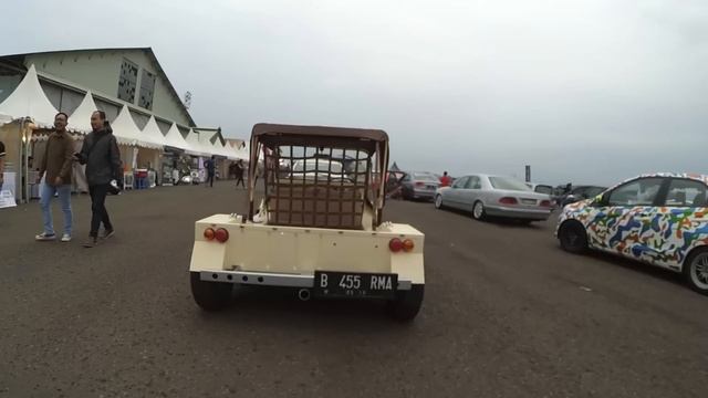 Indonesian Car Meet Up - Hussein Sastra Negara, Bandung смотреть онлайн