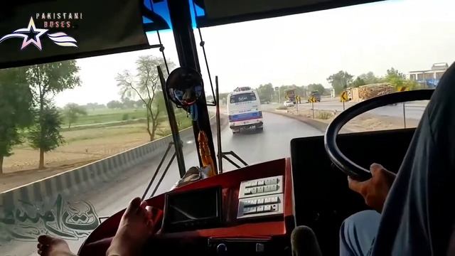 Hino vs daewoo #bala gujjar vs al sanober bus race смотреть онлайн