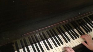 У беды глаза зеленые аккорды на пианино