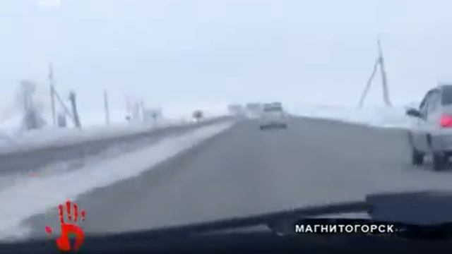 Полиция отсмотрела запись, на которой ГАИшники мчаться на скорости почти 200 км/час смотреть онлайн