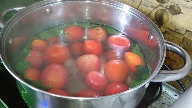 варю сыр и томаты на зиму в одной кастрюле. деревенская жизнь - самообеспечение жизнь на Алтае смотреть онлайн
