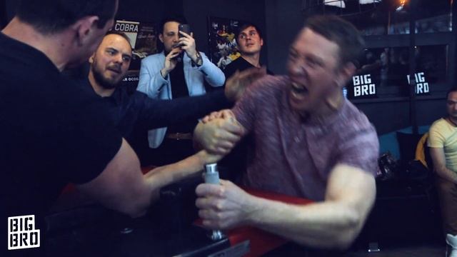 Турнир по армрестлинг в Big Bro Минск смотреть онлайн