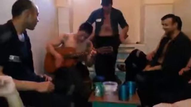 Цыган на Зоне Душевно поёт смотреть онлайн