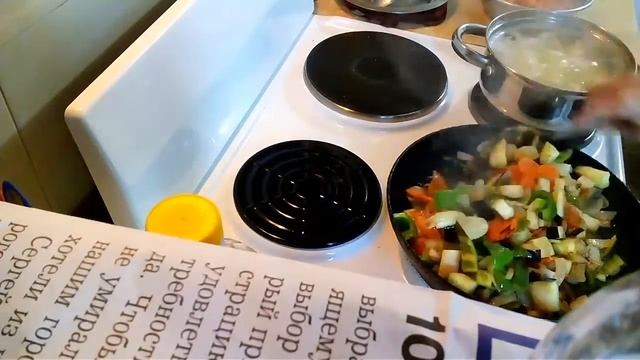 Картофель отварной в припущенных овощах. Полезный ужин смотреть онлайн