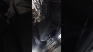 ?Как складываются задние сиденья на Honda CR-V четвёртого поколения???