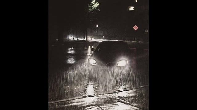 Женщина курит в окно приоткрытое... Александр Кальянов смотреть онлайн