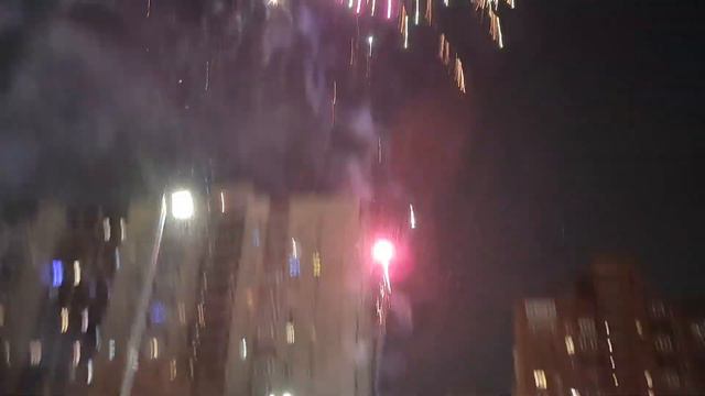Новогодний салют 2024 года еее смотреть онлайн