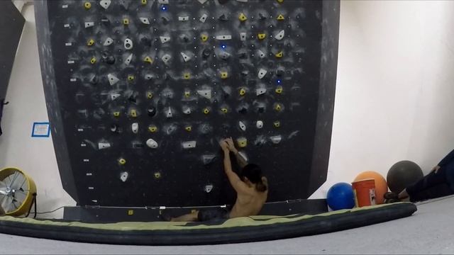Moon Board - The Famous Five - V6 - Dang Send смотреть онлайн