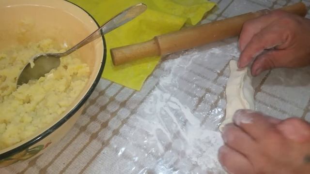 ДОМАШНИЕ  ПИРОЖКИ  С КАРТОШКОЙ.