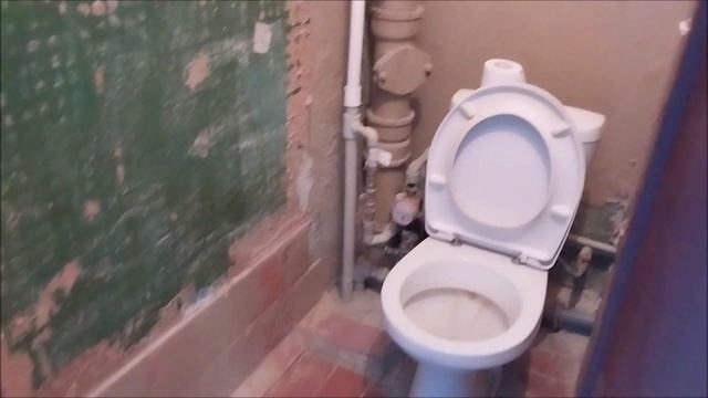 Ремонт ТУАЛЕТА и ВАННОЙ комнаты. День 1. Демонтаж. смотреть онлайн