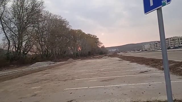 Строительство дороги в Сукко по улице Мирная (Линейная) продолжается смотреть онлайн