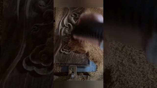 Хочу (!) себе такие столбики, балясины и прочее ?? bayoun.ru #резьба #дерево #обработка #мастер смотреть онлайн