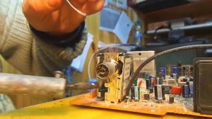 Антенное гнездо в телевизоре, пропадает сигнал, снежит. Советы телемастера.