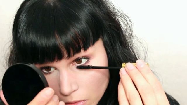 Soft Goth makeup (appropiate for work) смотреть онлайн