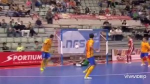 ПОТРЯСАЮЩИЕ СЕЙВЫ ВРАТАРЕЙ В МИНИ ФУТБОЛЕ