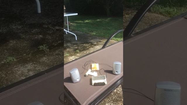 WM-F107 Solar Walkman playing Soak Up The Sun by Sheryl Crow смотреть онлайн