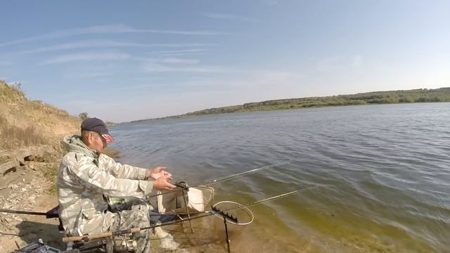 В поисках плотвы на фидер и окушка на спиннинг. Четвёртый день выезда. смотреть онлайн