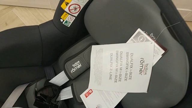 Распаковка — Автокресло Britax Romer Dualfix M i-size (Storm Grey) смотреть онлайн