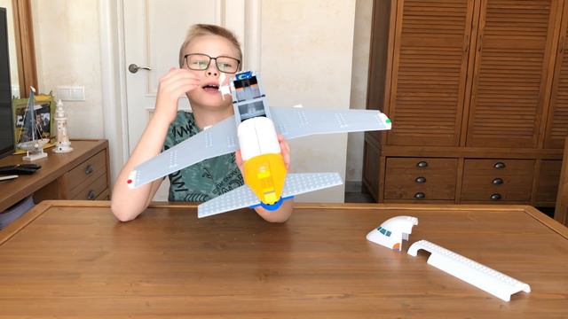 Самолёт LEGO / конструктор / игрушка / TOYS смотреть онлайн