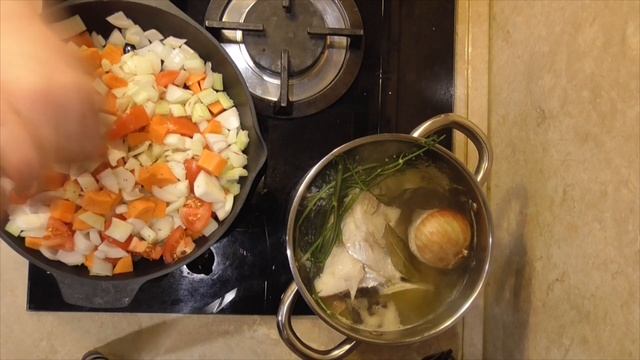 Рецепты из книг: Буйабес с крутонами под соусом Руй смотреть онлайн