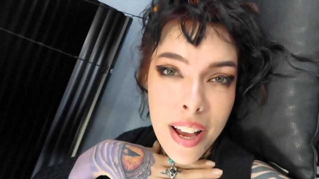 getting an (illegal?) TATTOO in KOREA... смотреть онлайн
