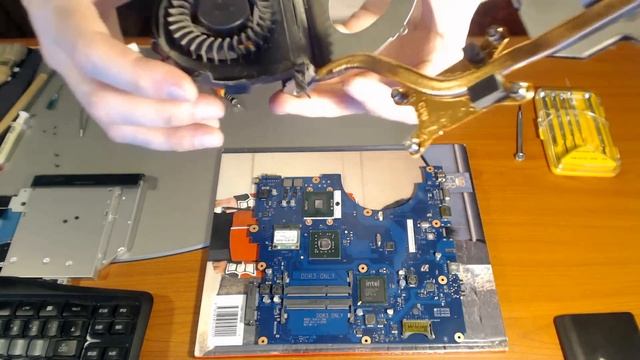Disassembly Samsung RV508 A02UA