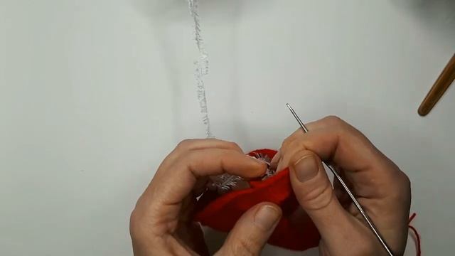 Вяжем новогодний колпак спицами для куклы Блайз/Паола Рейна или для мишки. смотреть онлайн