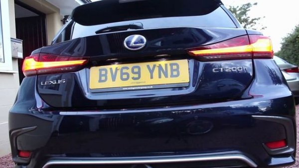 Lexus CT 200h start up and exhaust sound