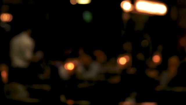 Управляющий ресторана выставил вон милую старушку, но и знать не знал, кем она была на самом деле смотреть онлайн