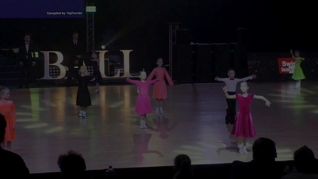 Начинающие (6–7 лет), соло. Медленный вальс, ча-ча-ча. Royall Ball 2023. Танцевальный спорт смотреть онлайн