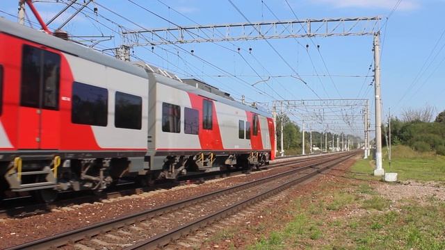 Скоростная ЭС1П-027 "Ласточка" до Парка Патриот прибывает из Москвы в Кубинку-1 смотреть онлайн
