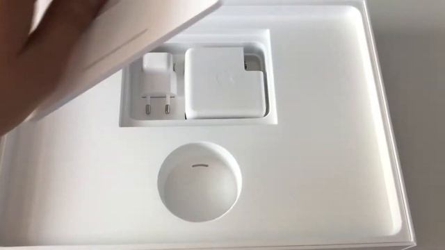 Unboxing MacBook Pro 13" 2016 z TouchBarem смотреть онлайн