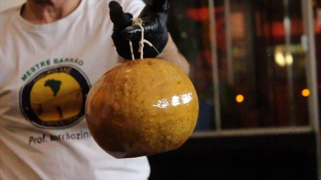 Exclusive berimbau by Contra-Mestre Barrrãozinho, Axé Capoeira Vancouver смотреть онлайн