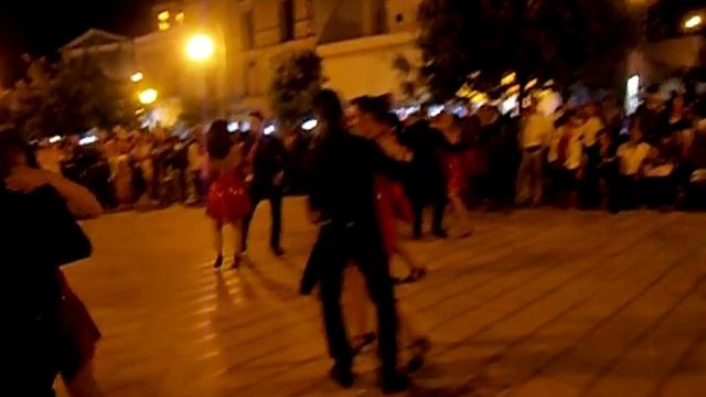 bachata tango-movimento cubano.avi смотреть онлайн