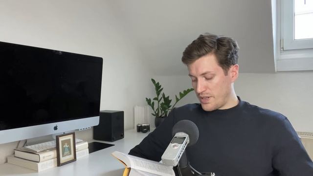 HOW TO READ The German Dictionary … correctly (Letter R) ASMR смотреть онлайн