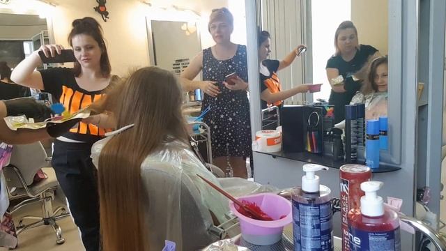 Перекрасила ВОЛОСЫ В РАДУГУ!!!Привет,новая Я! смотреть онлайн