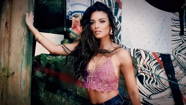 LUIS FONSI - DESPACITO (SLOWED) смотреть онлайн