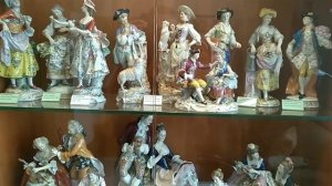 Фарфоровые статуэтки: частная коллекция