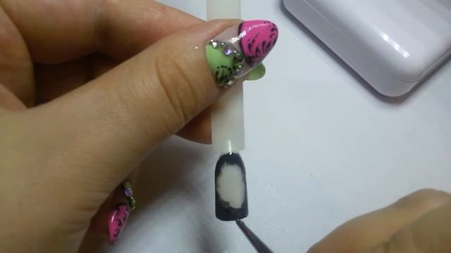 Дизайн ногтей гель-лаком. Вензеля акрил с микроблеском. Вензеля с блёстками, простой дизайн ногтей. смотреть онлайн