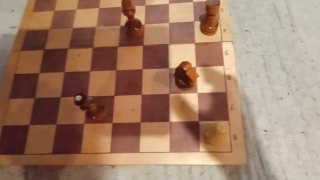 первая загадка про шахматы. Кто из этих фигур сможет выбраться? смотреть онлайн