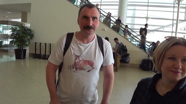 Наташа встречает мужа в аэропорту - иммигрантовоз выходит на линию смотреть онлайн