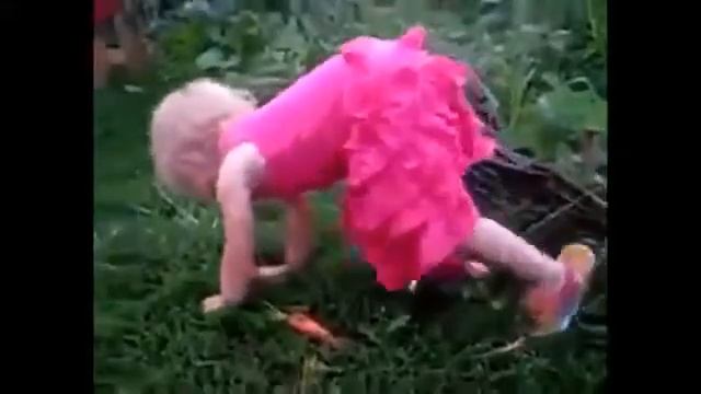 Маленькая девочка матерится видео приколы с детьми онлайн смотреть онлайн