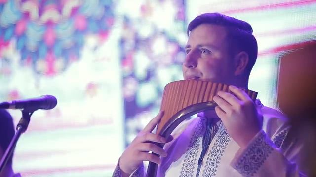 Ansamblul etnofolcloric Plăieșii - La omul care mi-i drag смотреть онлайн