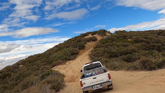 Cleghorn OHV offroad 3/22/20 (stock 2020 tacoma trd pro goes down chute) смотреть онлайн