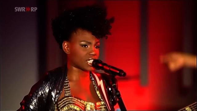 [HD] Noisettes - Wild Young Hearts (Live - New Pop Festival 2009) смотреть онлайн