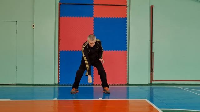 Упражнения на ловкость и координацию с теннисным мячом