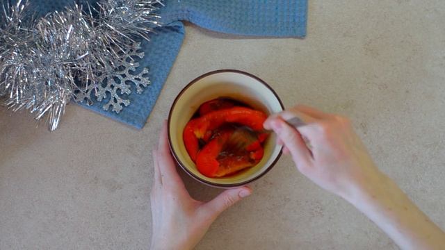 Очень простой РУЛЕТ ИЗ ТОРТИЛЬИ. Закуска на новый год 2022 смотреть онлайн