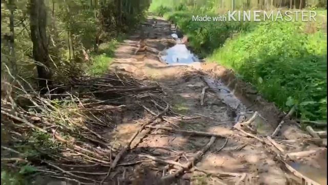 После дождя катаюсь по лужам на квадрике смотреть онлайн